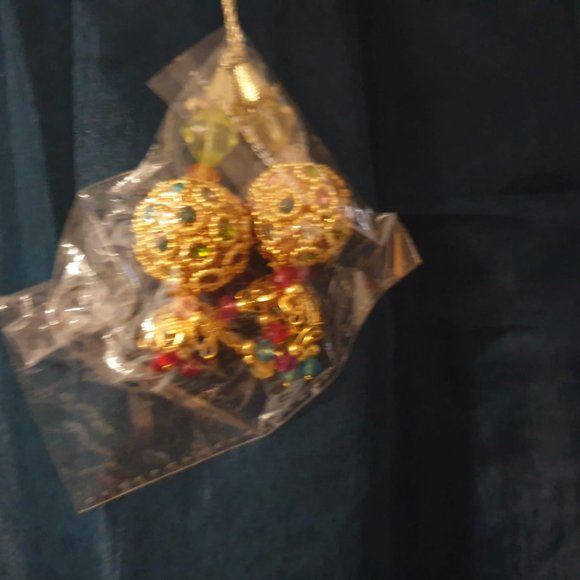 Fancy Embroidered 4 Pcs Dress - Frock Style shirt, Waist Coat - Dupatta and Trou - Picture 5 of 6